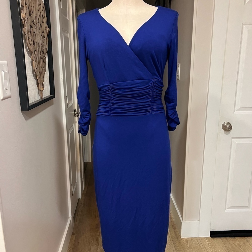 NUE BY SHANI Royal blue Surplice 3/4 sleeves midi dress with bodycon slip - Picture 15 of 15